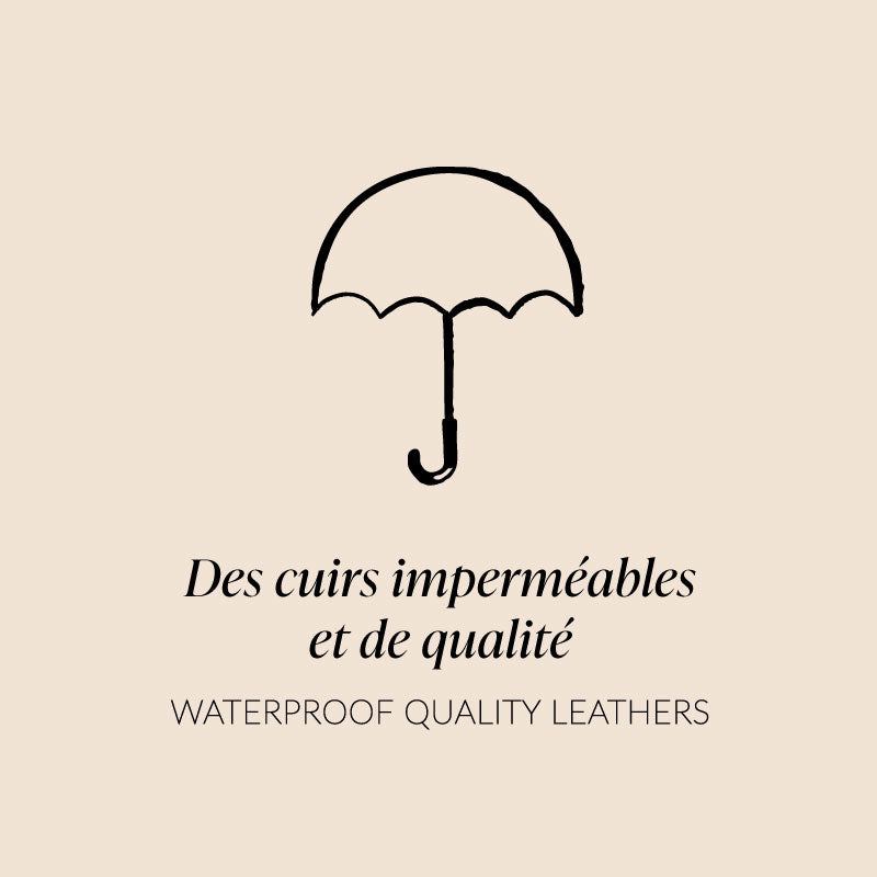 Martino privilégie des cuirs naturels de grande qualité. La plupart d'entres eux est imperméable, rendant ainsi nos produits polyvalents, pouvant être portés en toute saison.